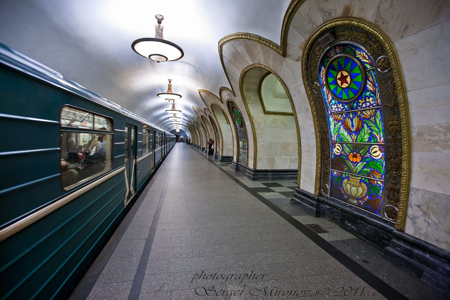 Новослободская станция метро москва