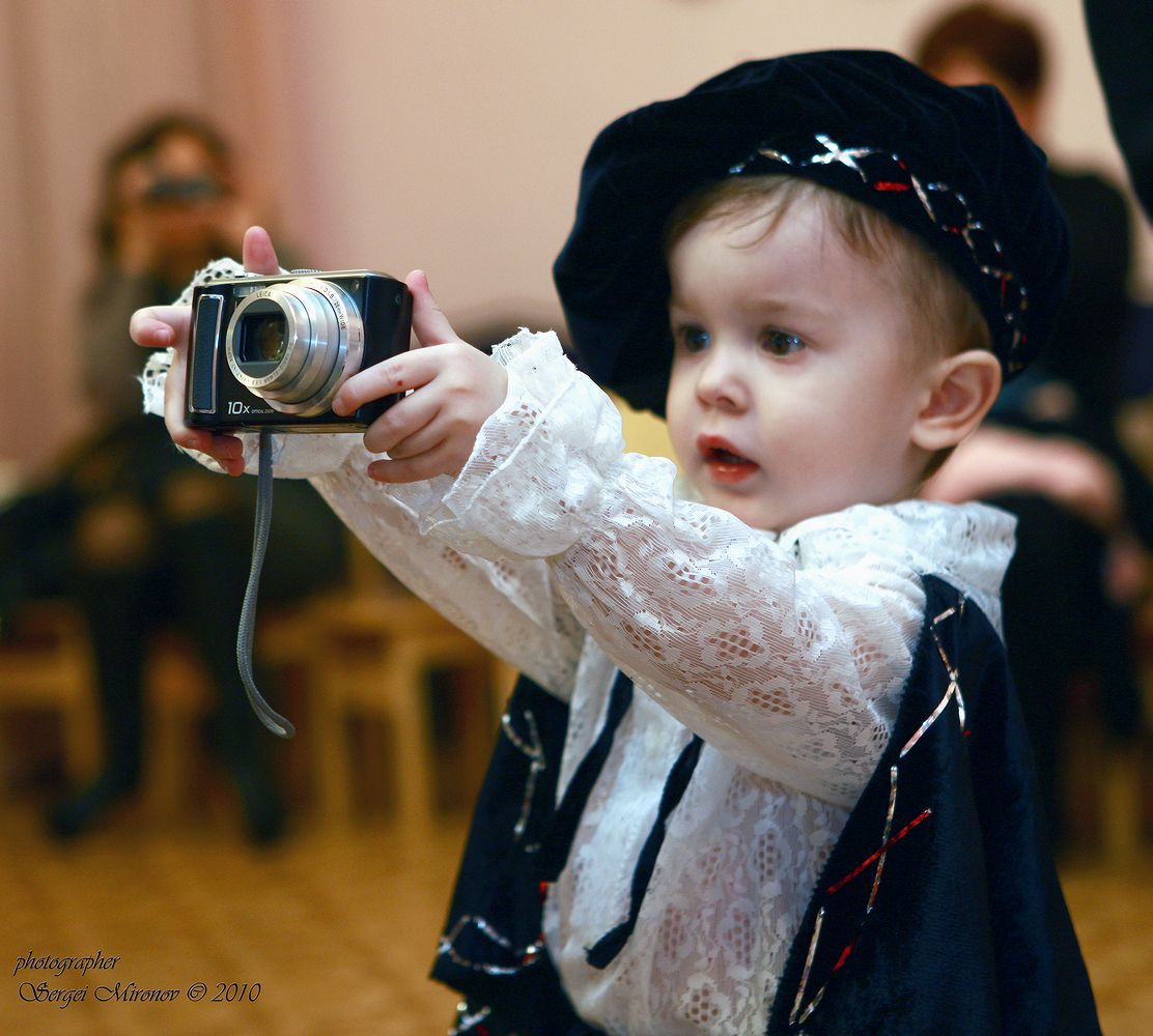 Коллега дети. Фотограф улыбка. Фотограф улыбочку. Конкурс на смешные фото детей. Узнай коллегу по детской фотографии.