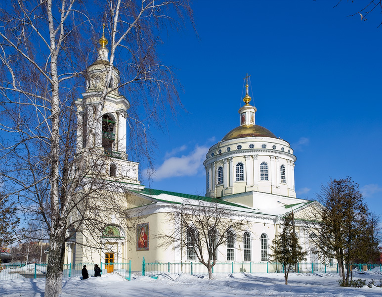 Храмы орла. Михайло Архангельский храм Орел. Успенский (Михаило- Архангельский) собор. Успенский Михаило Архангельский собор Орел. Храм Михаила Архангела в Орле.