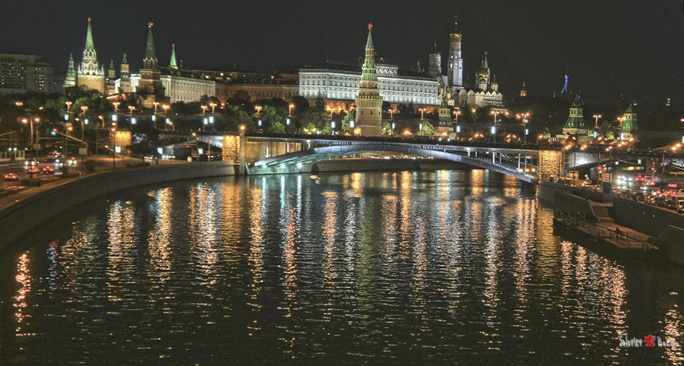 Московская ночь видео. Ночная Москва с Москвы-реки. Ночная Москва река. Москва река ночью. Ночная Москва 17 века лето.