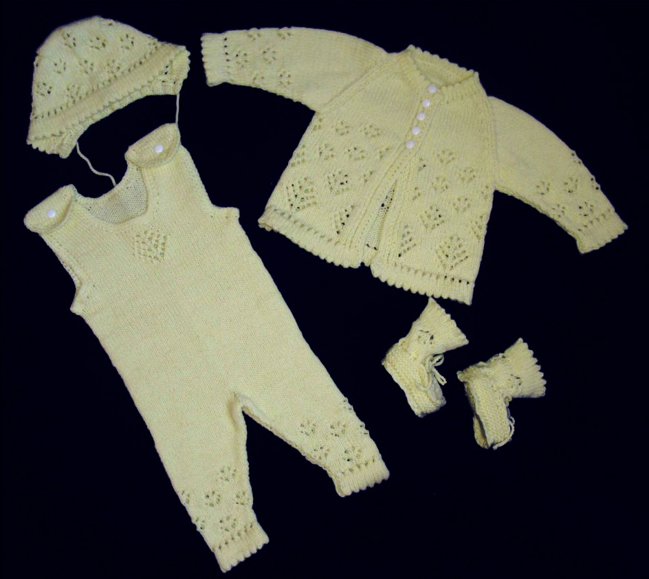Костюмчик 6 месяцев. Одежда для новорожденных. Костюмчик для новорожденного. Детские костюмчики для новорожденных. Костюмы для реборна.