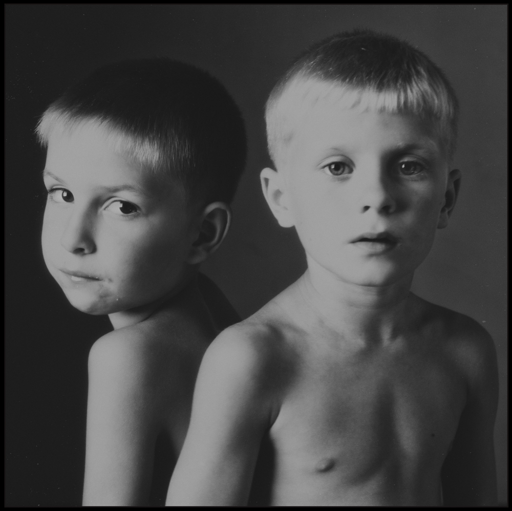 Фотопортрет мальчиков братьев