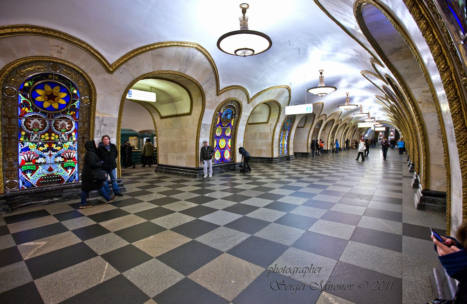 Новослободская станция метро москва